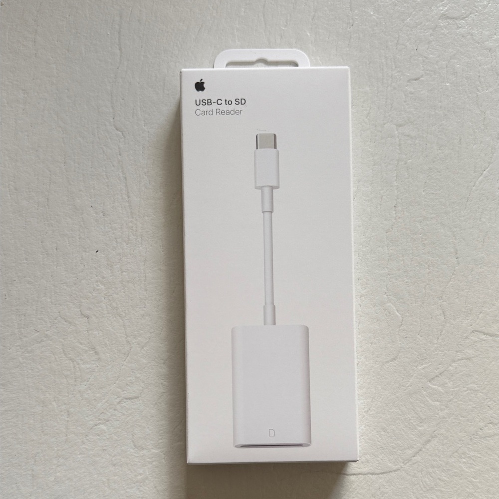 Apple White USB-C to SD Card Reader Adapter